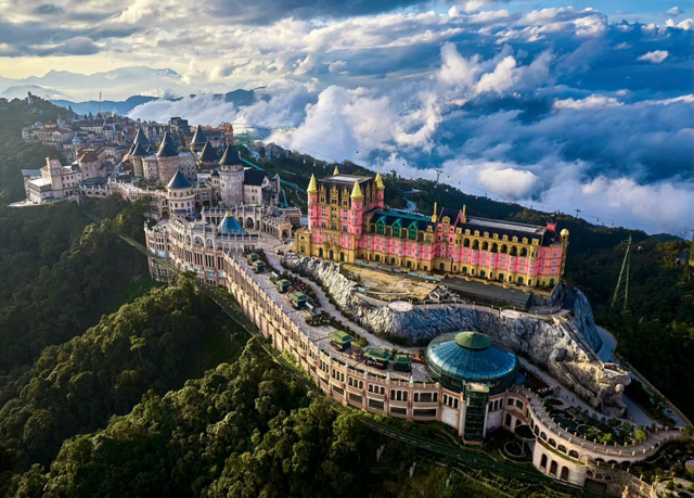 Toàn cảnh Bà Nà Hill. Ảnh SunGroup