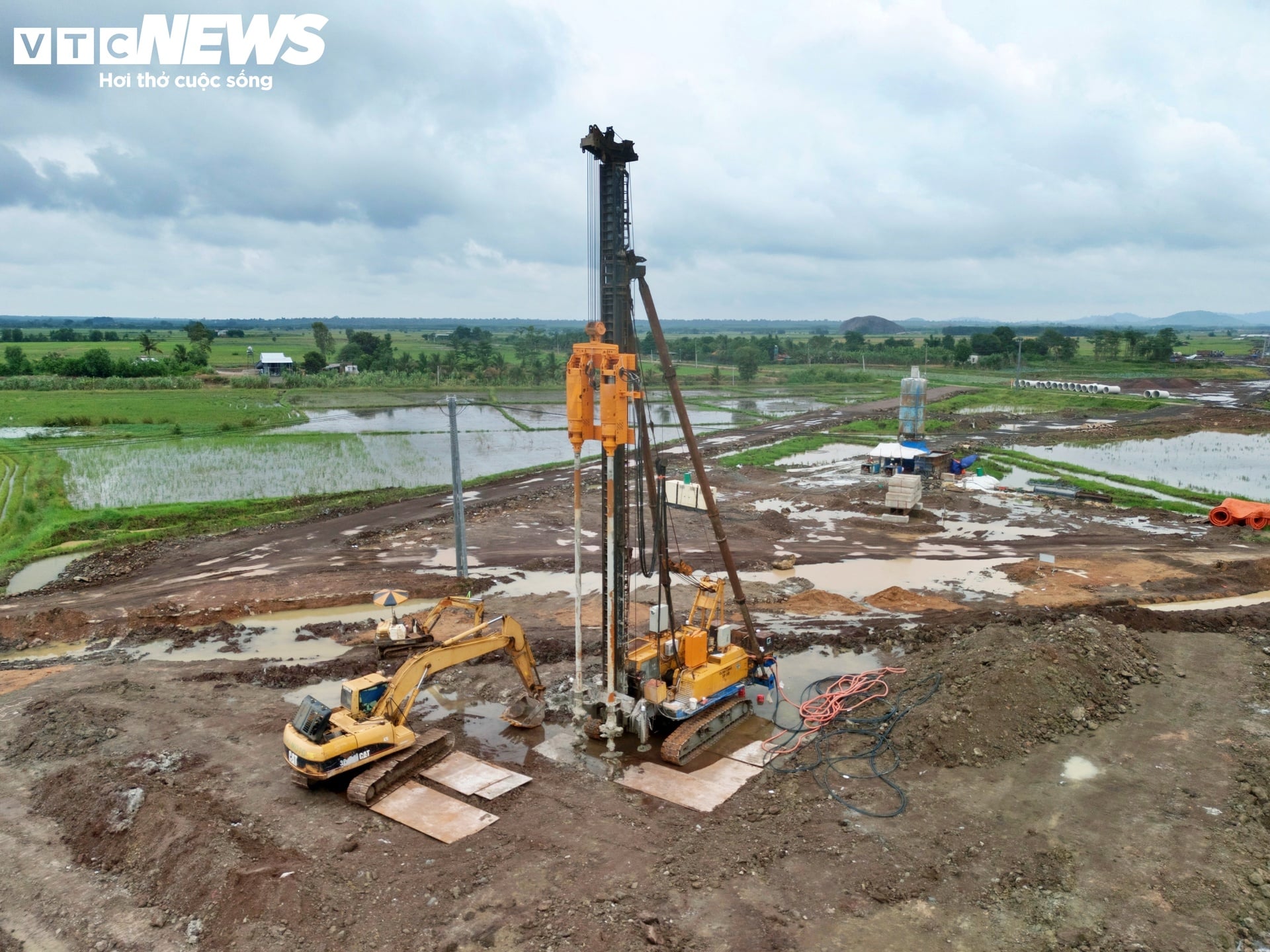 Cận cảnh cao tốc Dầu Giây - Tân Phú qua TP Đồng Nai sau gần 1 năm thi công- Ảnh 5.