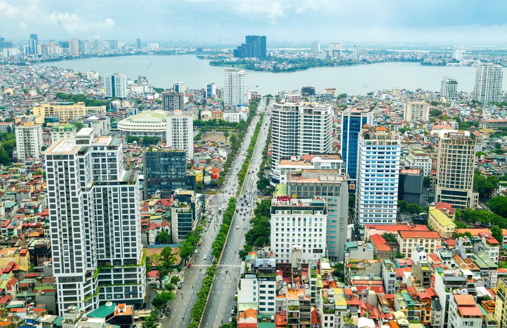 Quy định mới về thuế chuyển nhượng bất động sản áp dụng: Giá trên hợp đồng thấp hơn quy định sẽ bị điều chỉnh
