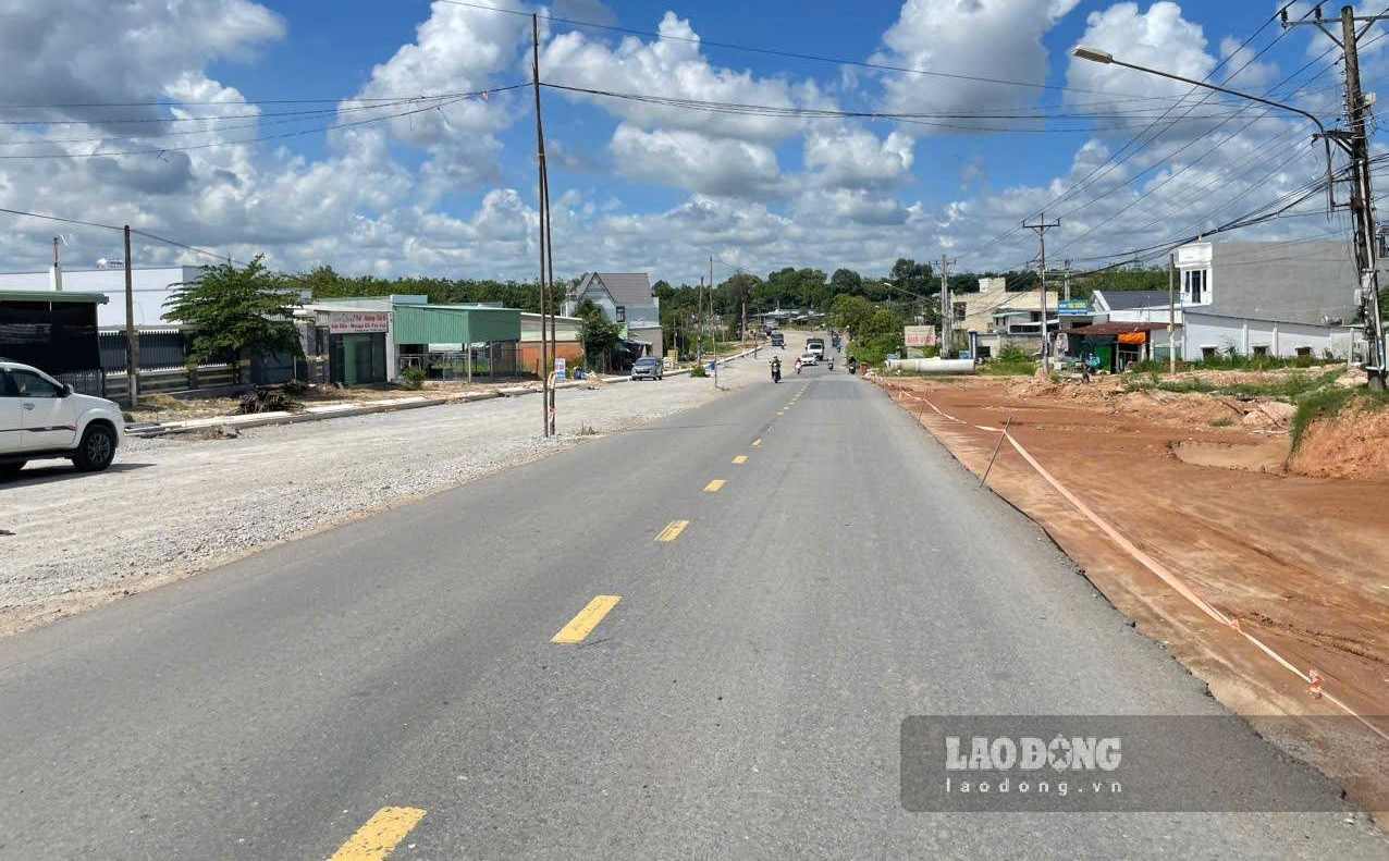 Dự án mở rộng đường ĐT 748 đoạn qua phường Long Nguyên, TPHCM. Ảnh: Đình Trọng