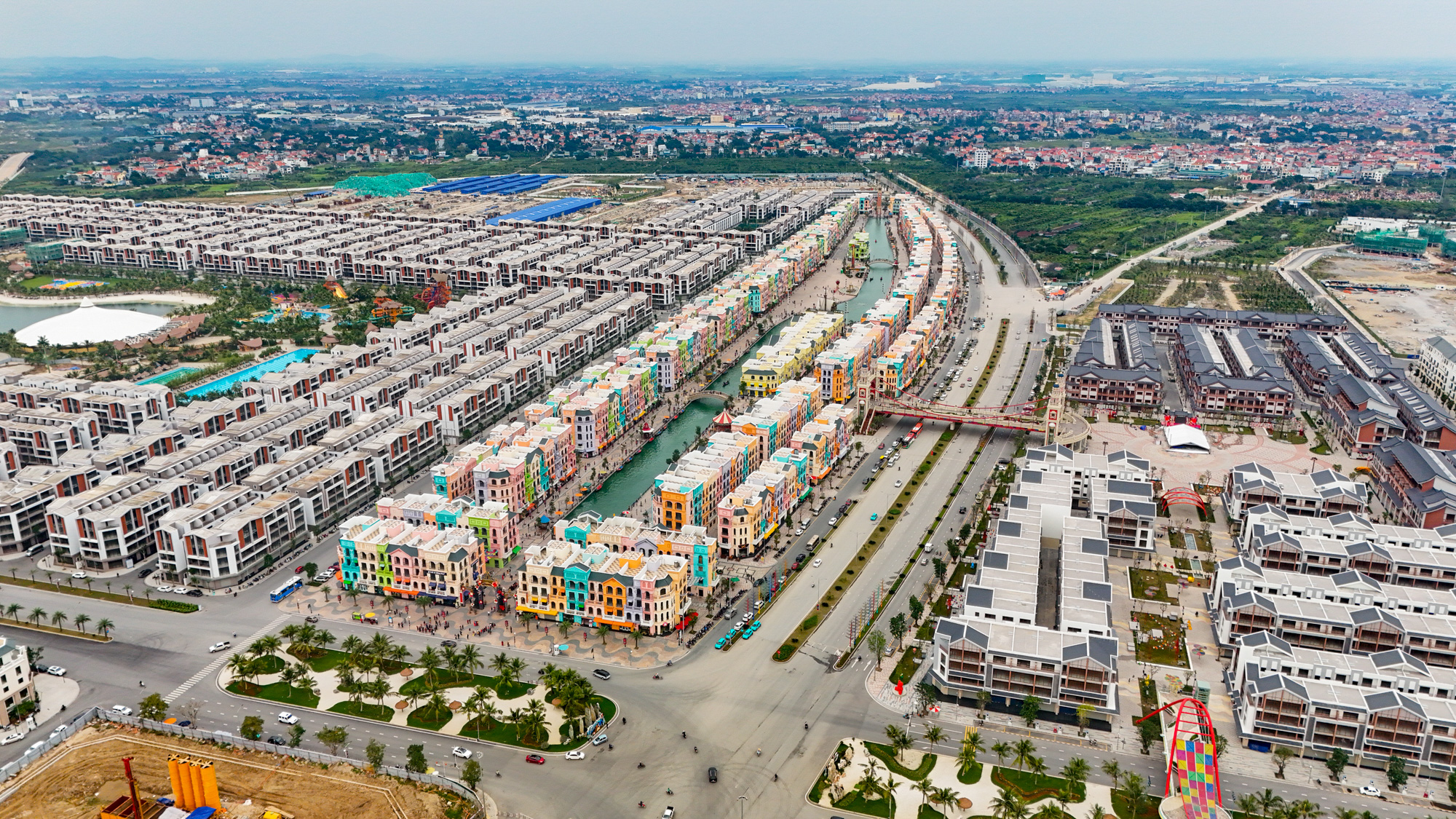 Từ khu tập thể chật chội đến đại đô thị hàng trăm ha: lịch sử căn hộ ở Việt Nam đã trải qua những gì?  - Ảnh 13.