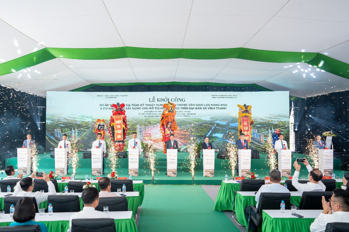 Các đại biểu thực hiện nghi thức khởi công 2 dự án. Nguồn: Hateco Group.