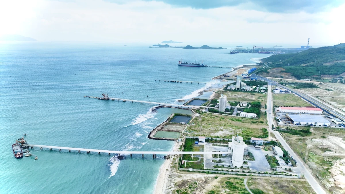 Một góc Khu Kinh tế Vân Phong. Ảnh: Đình Lâm/Báo Khánh Hòa.