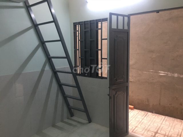 Cho thuê phòng trọ khu Ngã Tư ga Q12 - 20m2