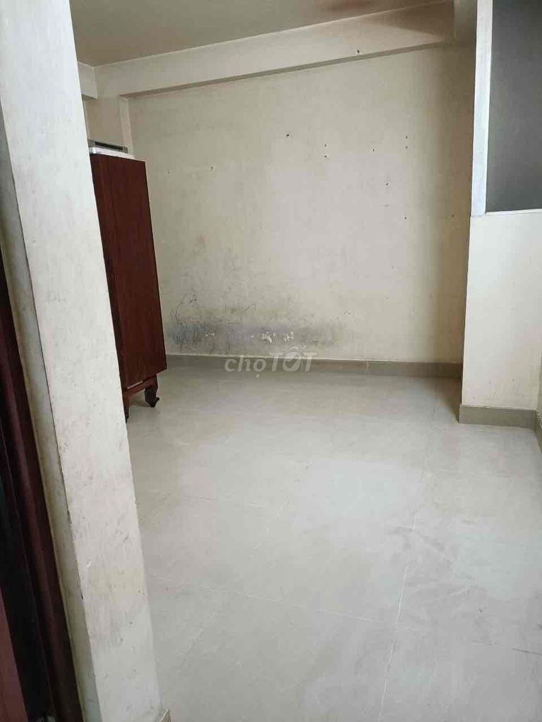 Phòng trọ 20m2 đường Hoàng Hoa Thám, p13, Tân Bình