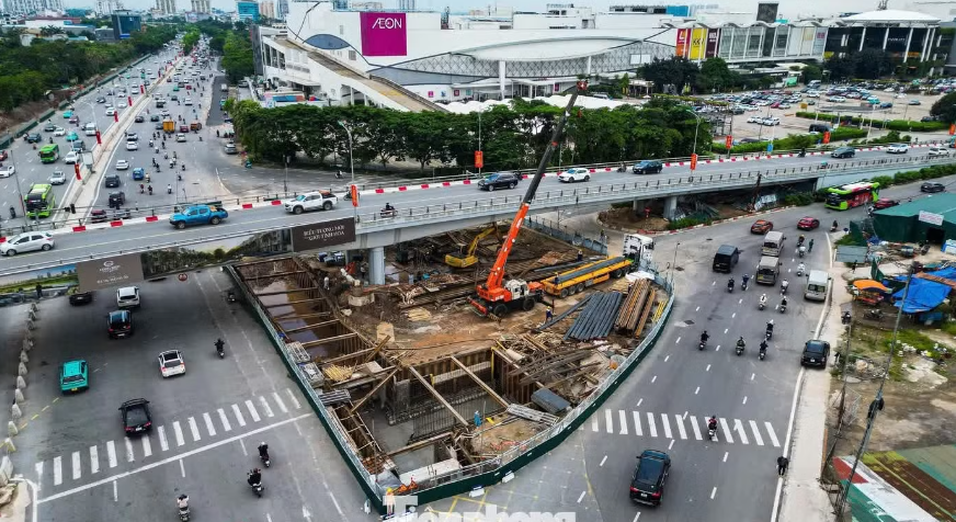 Hà Nội phân luồng giao thông để thi công hầm chui Cổ Linh