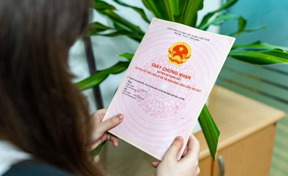 Chính thức từ nay, chậm sang tên sổ đỏ có thể bị phạt tới 6 triệu đồng