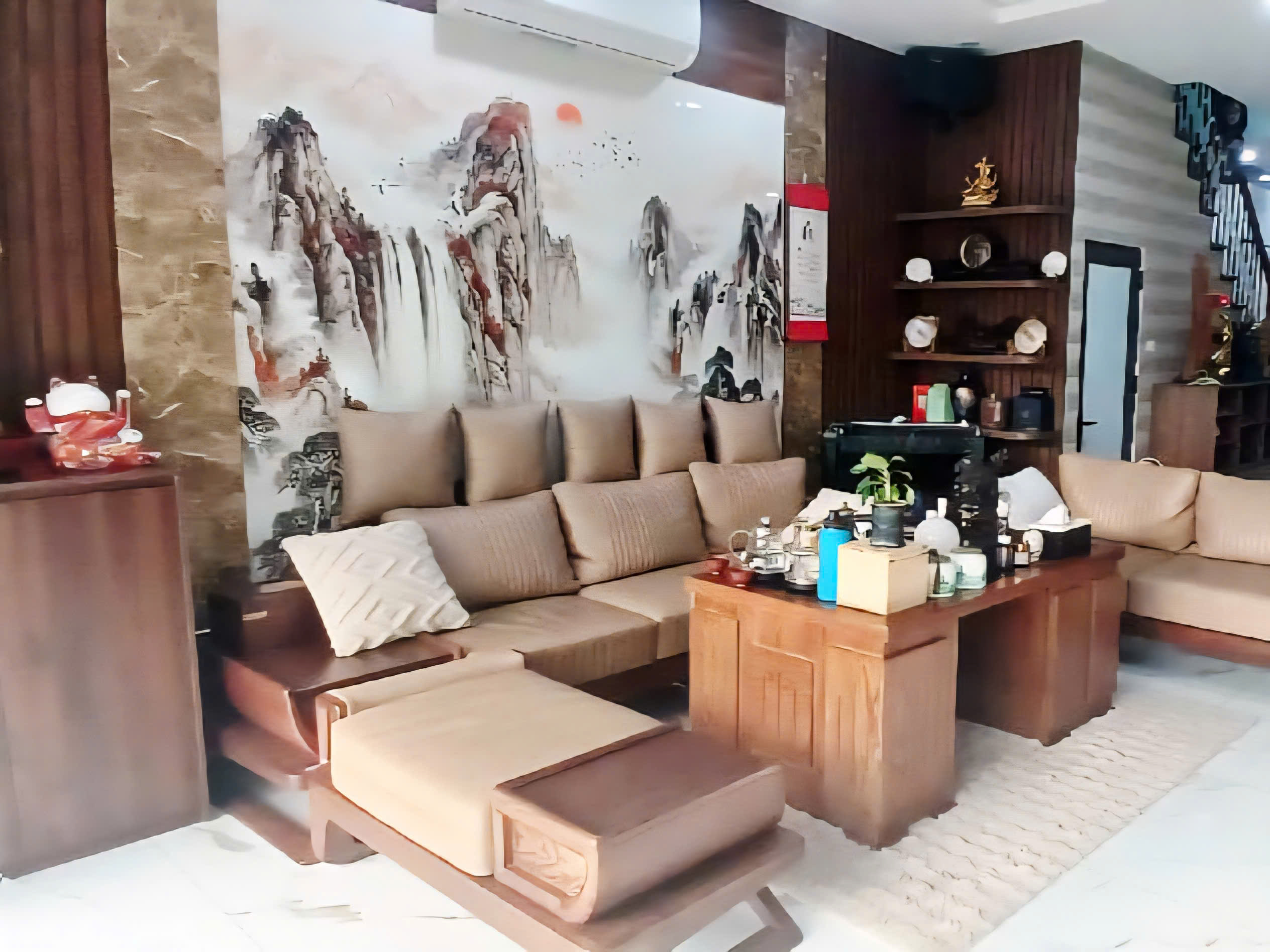 ban-nha-lac-long-quan-1.jpg