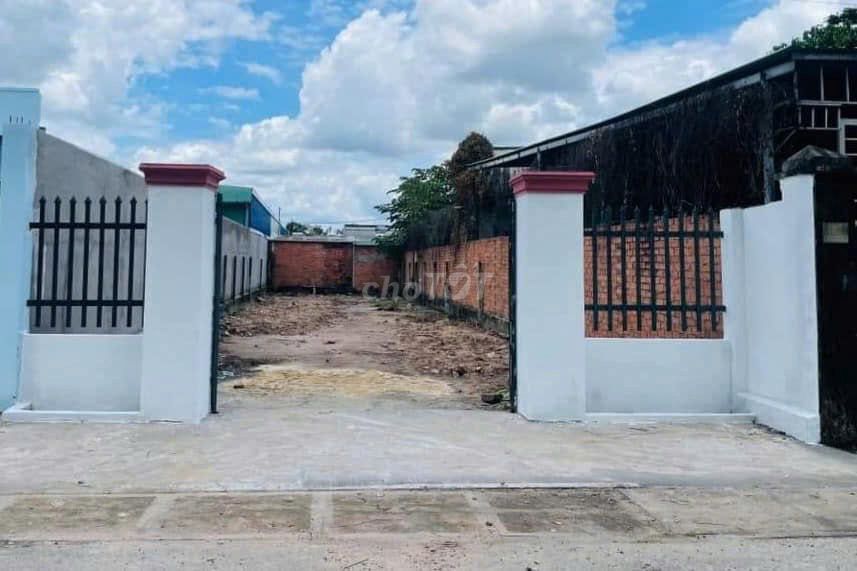 Cắt lỗ lô đất Nguyễn Thị Se 200m2 (7x28) full thổ giá 470tr bớt lộc
