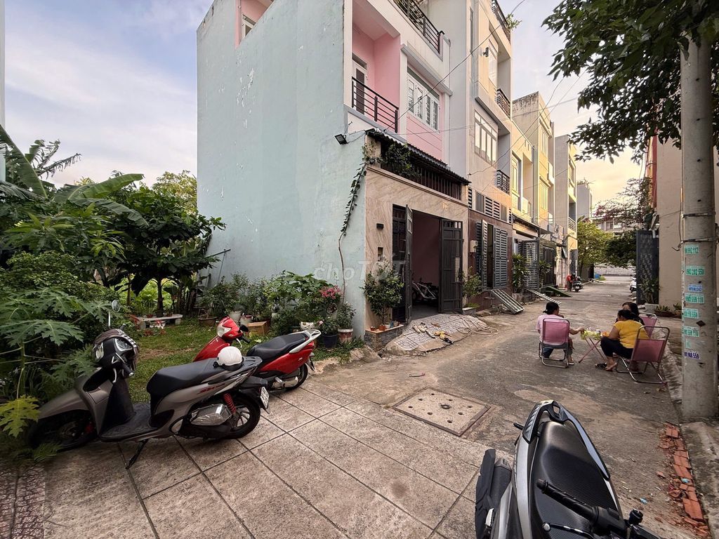 BÁN ĐẤT TRỐNG ĐƯỜNG SỐ 9 — SÁT VÁCH VẠN PHÚC CITY