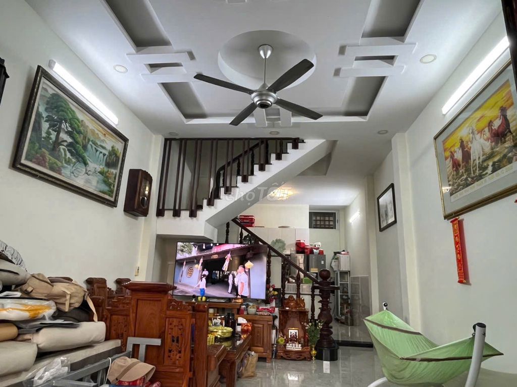 Nhà Bưng Ông Thoàn ngay biệt thự VillaPark