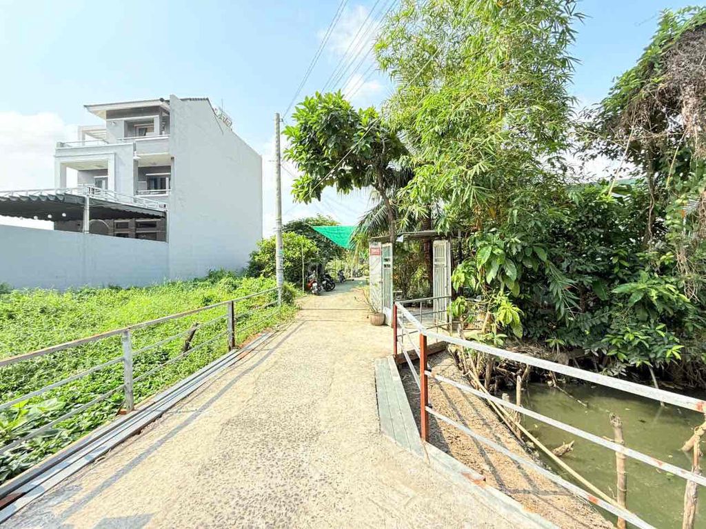 Bán đất lớn tuyệt đẹp 346,3m2 sát sông dòng tiền 35tr giá gần 65tr/m2