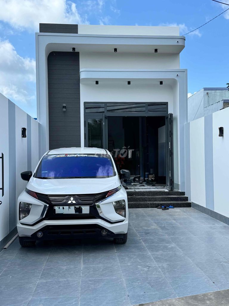 NHÀ MẶT TIỀN